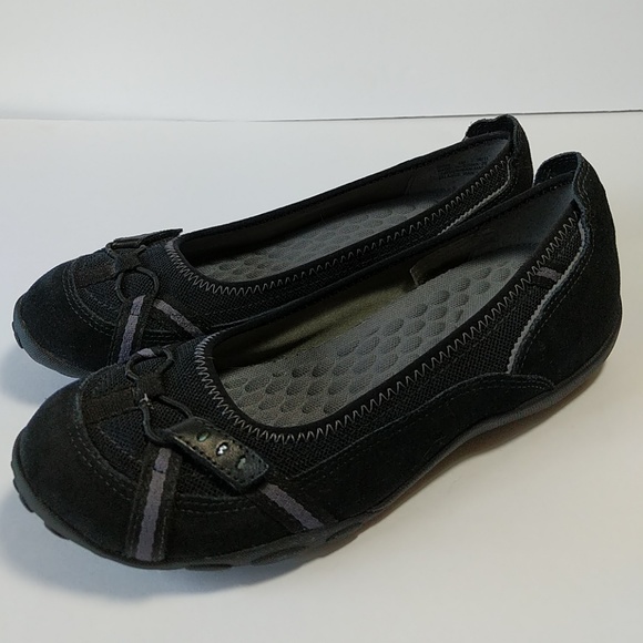 clarks flats black